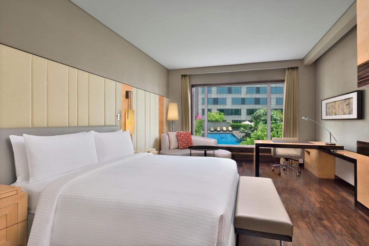 Jw Marriott Hotel New Delhi Aerocity Exteriér fotografie Deluxe Pool View Room
