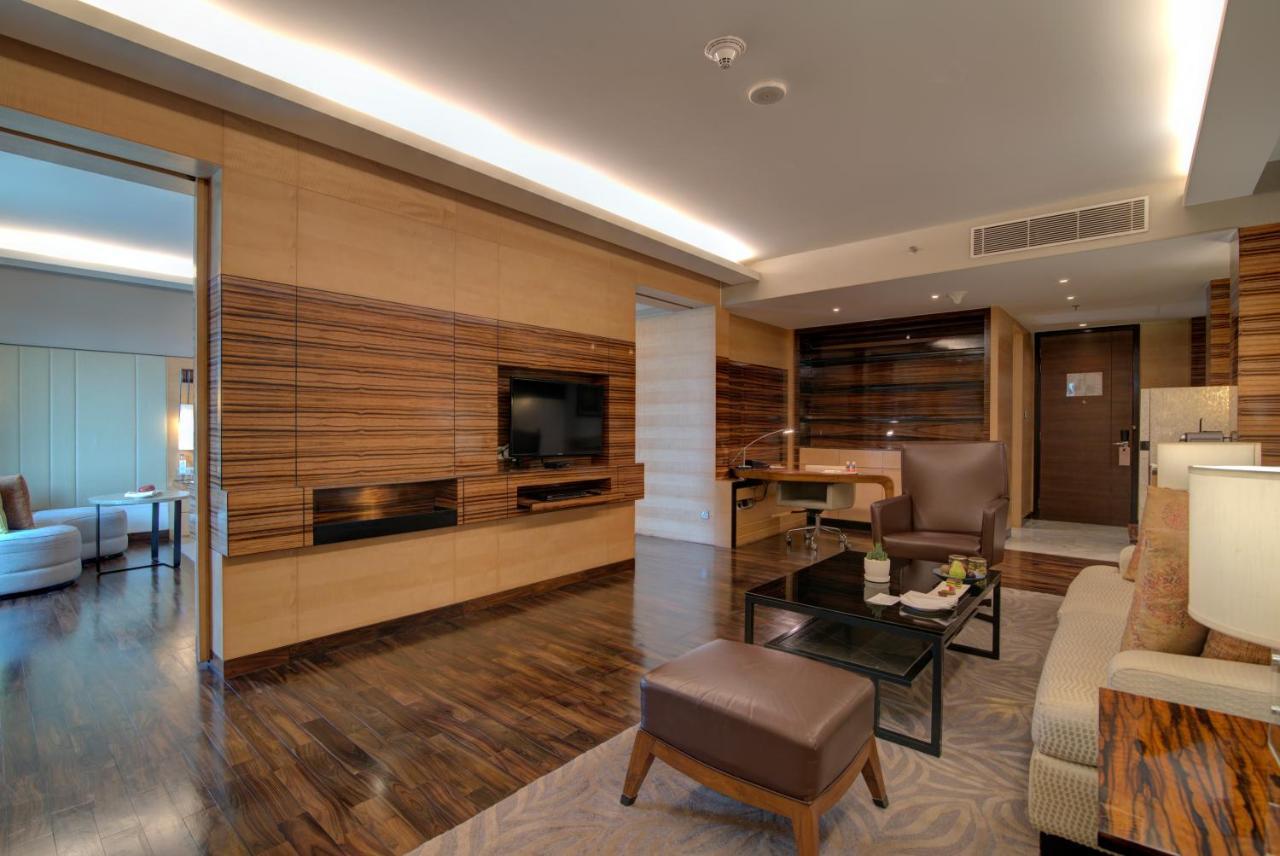Jw Marriott Hotel New Delhi Aerocity Exteriér fotografie A suite at the hotel