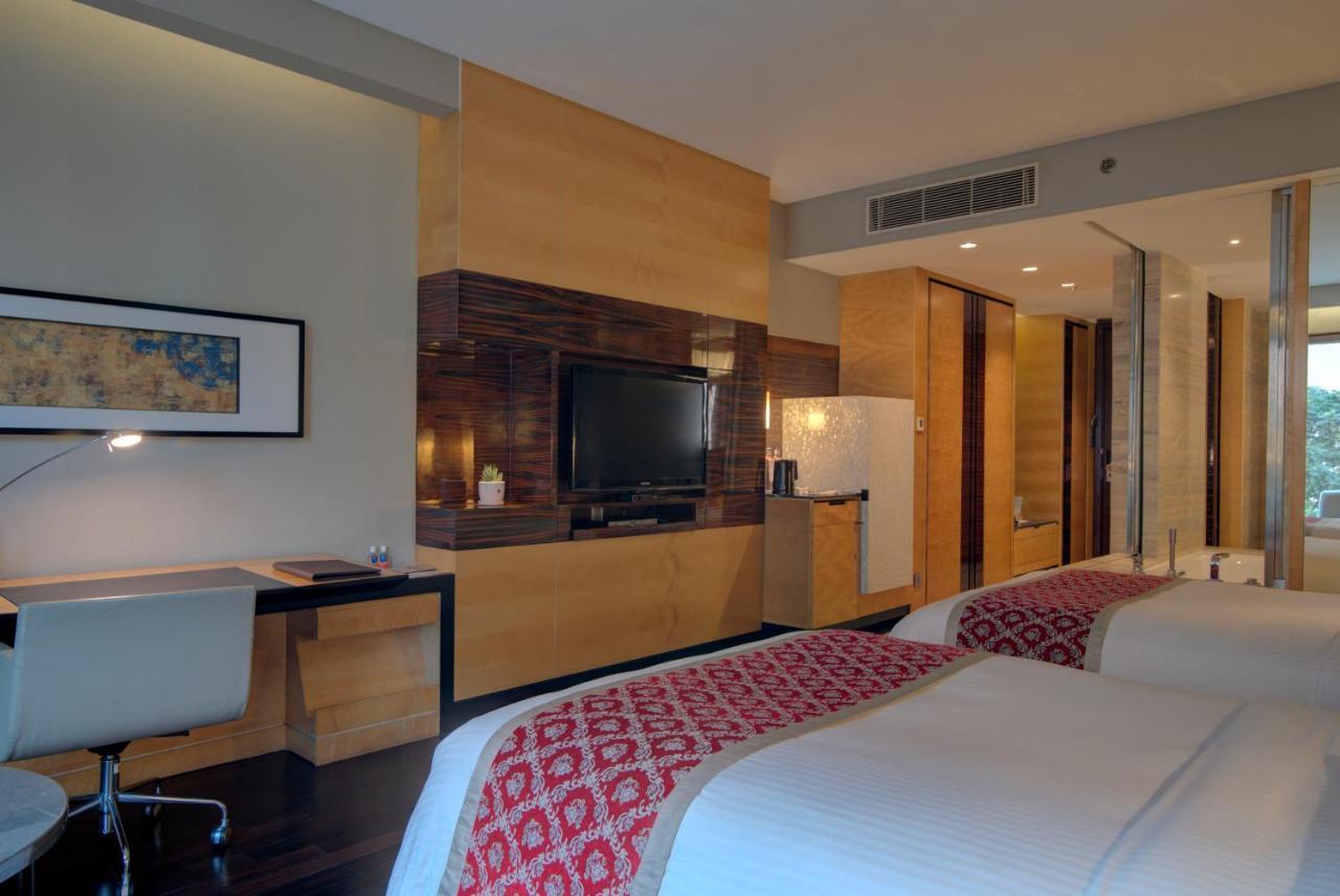 Jw Marriott Hotel New Delhi Aerocity Exteriér fotografie A room at the Taj Bengal