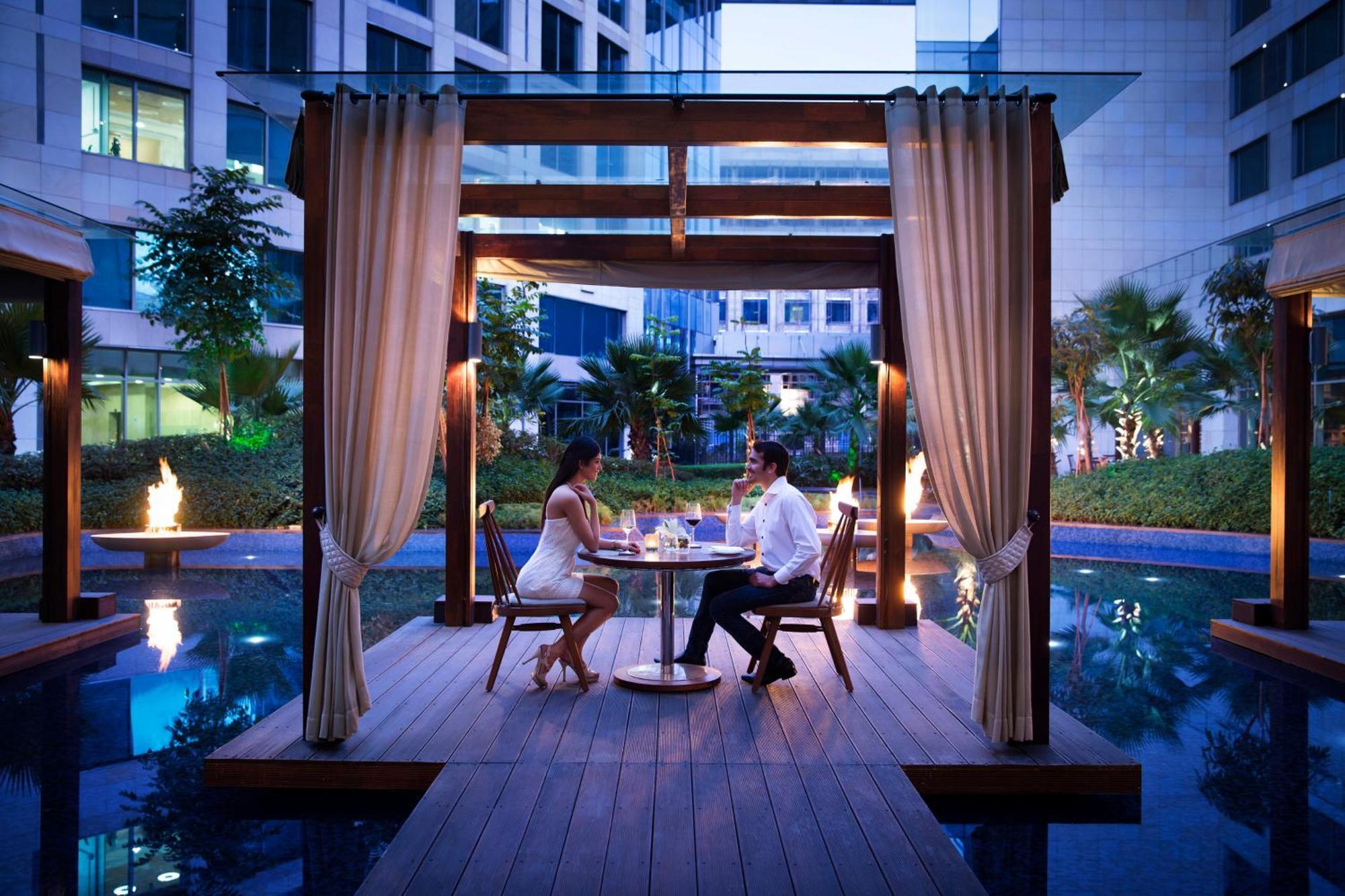 Jw Marriott Hotel New Delhi Aerocity Exteriér fotografie The Cove