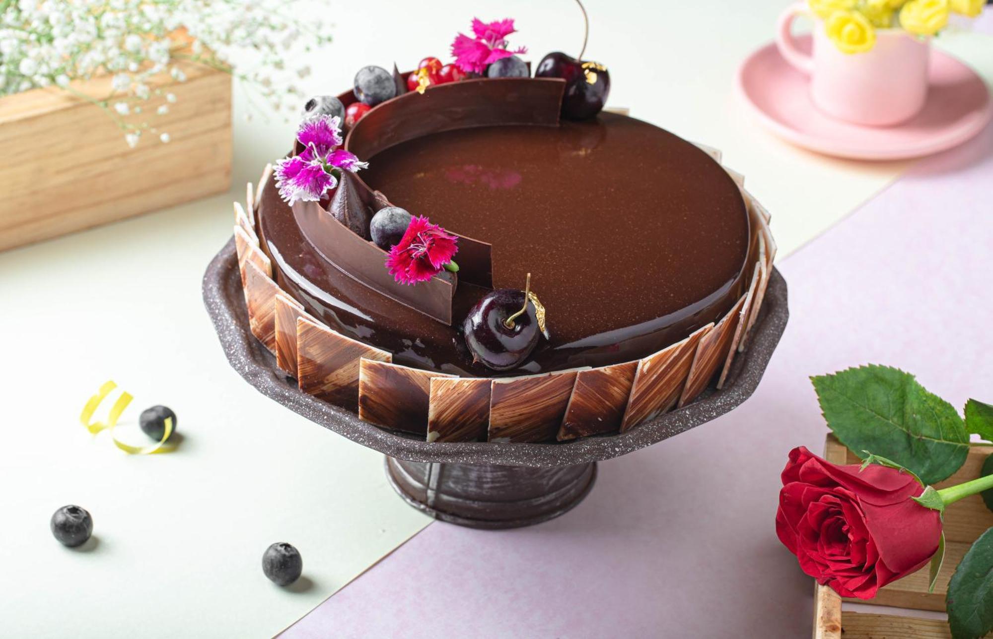 Jw Marriott Hotel New Delhi Aerocity Exteriér fotografie A chocolate cake