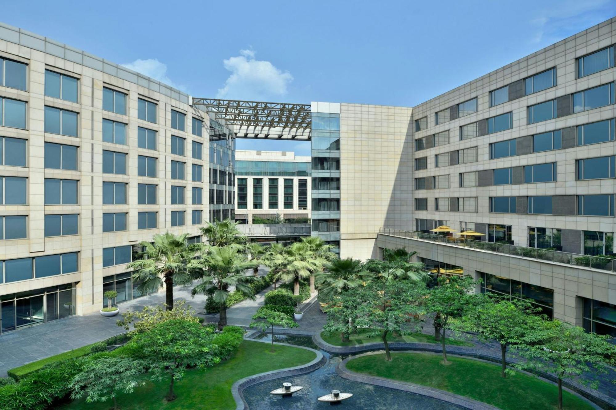 Jw Marriott Hotel New Delhi Aerocity Exteriér fotografie The Hyderabad campus